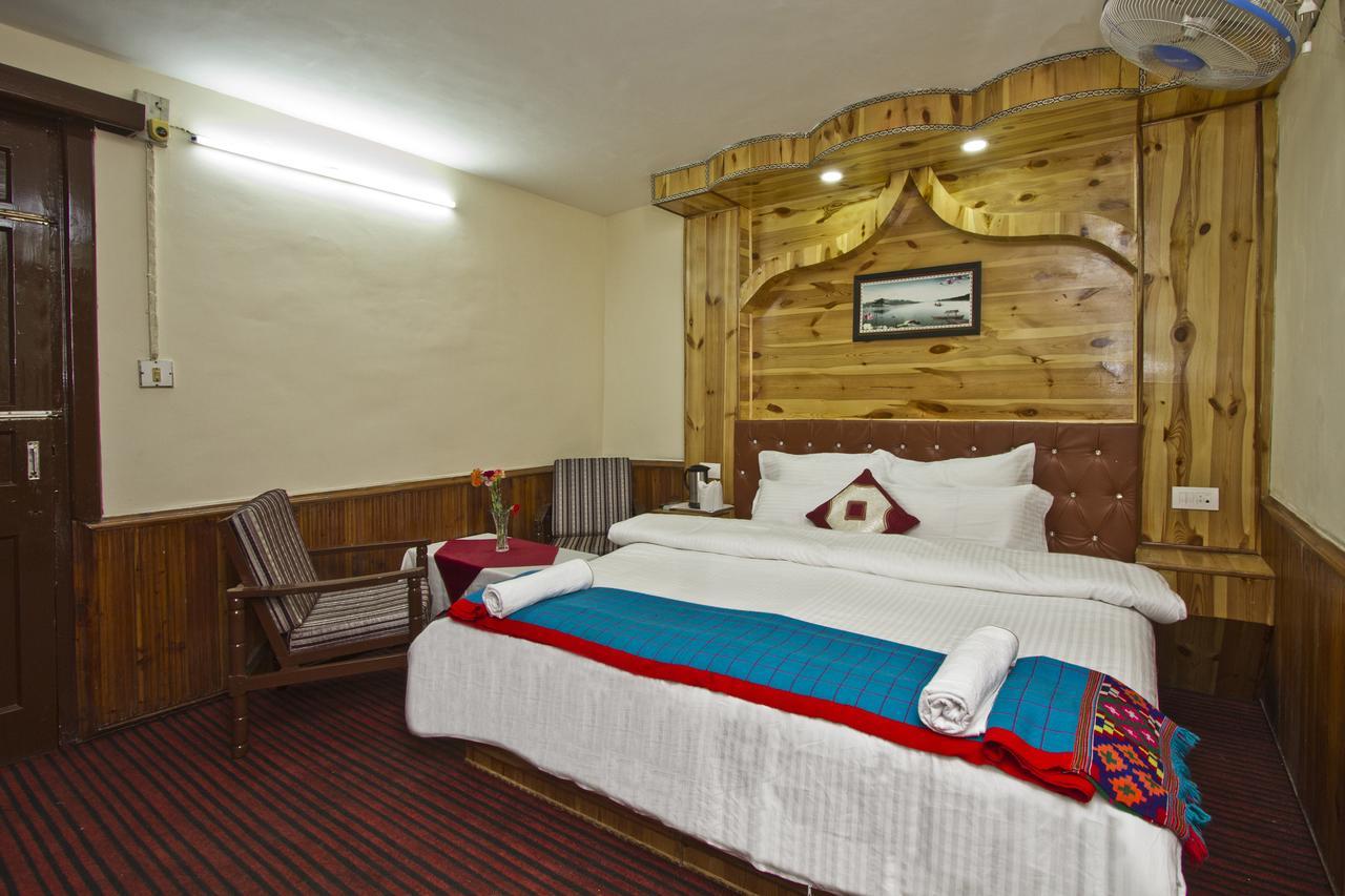 Hotel Vikrant Manāli Esterno foto